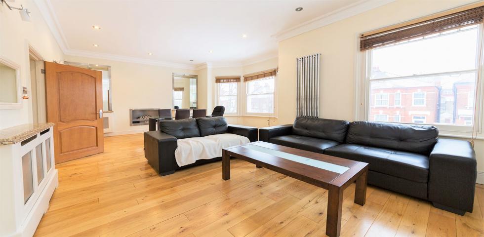 			3 Bedroom, 2 bath, 1 reception Flat			 Richborough Road, Kilburn
